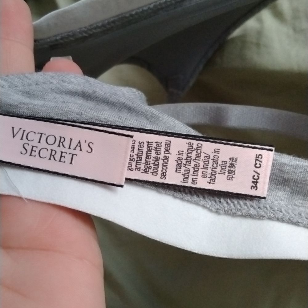 Victoria Secret - Picture 5 of 5